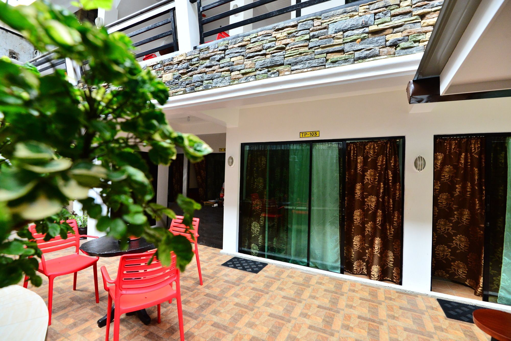Auberge de jeunesse Travellers Pad Boracay à Balabag  Extérieur photo